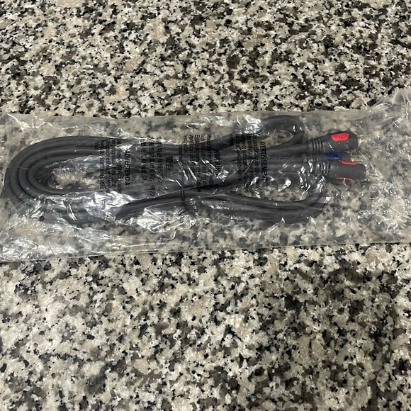 Video Cable Connectors. 6 Feet, Red, Blue & Green Connectors. - Picture 7 of 10